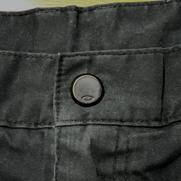 Vintage Oakley Tech Shorts 34 - Picture 2 of 5